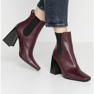 Topshop Harbour Chelsea Burgundy Boot, Size 9.5US
